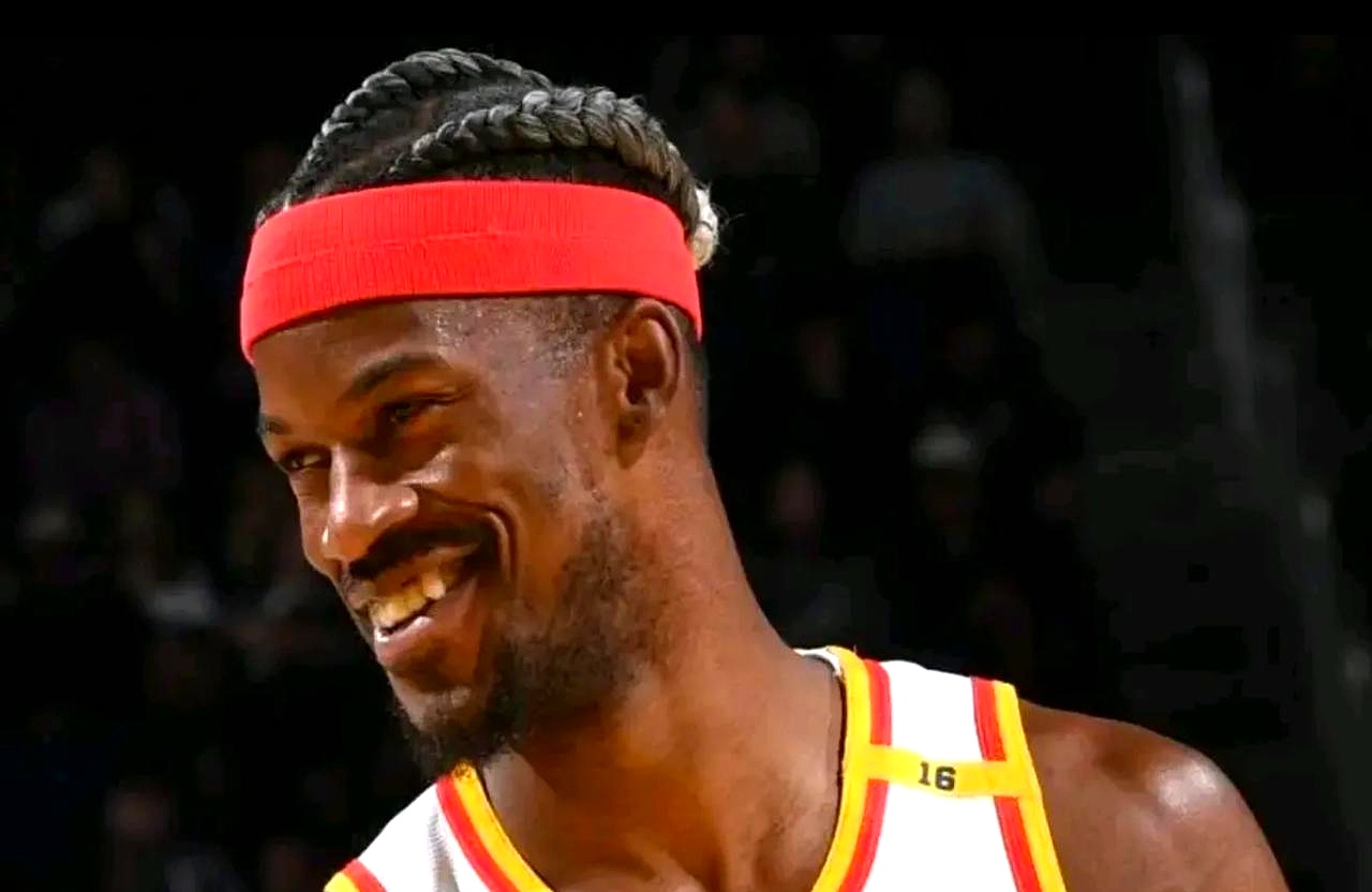 爱游戏体育-TheShy关键节点绝杀，雄鹿带队取胜！