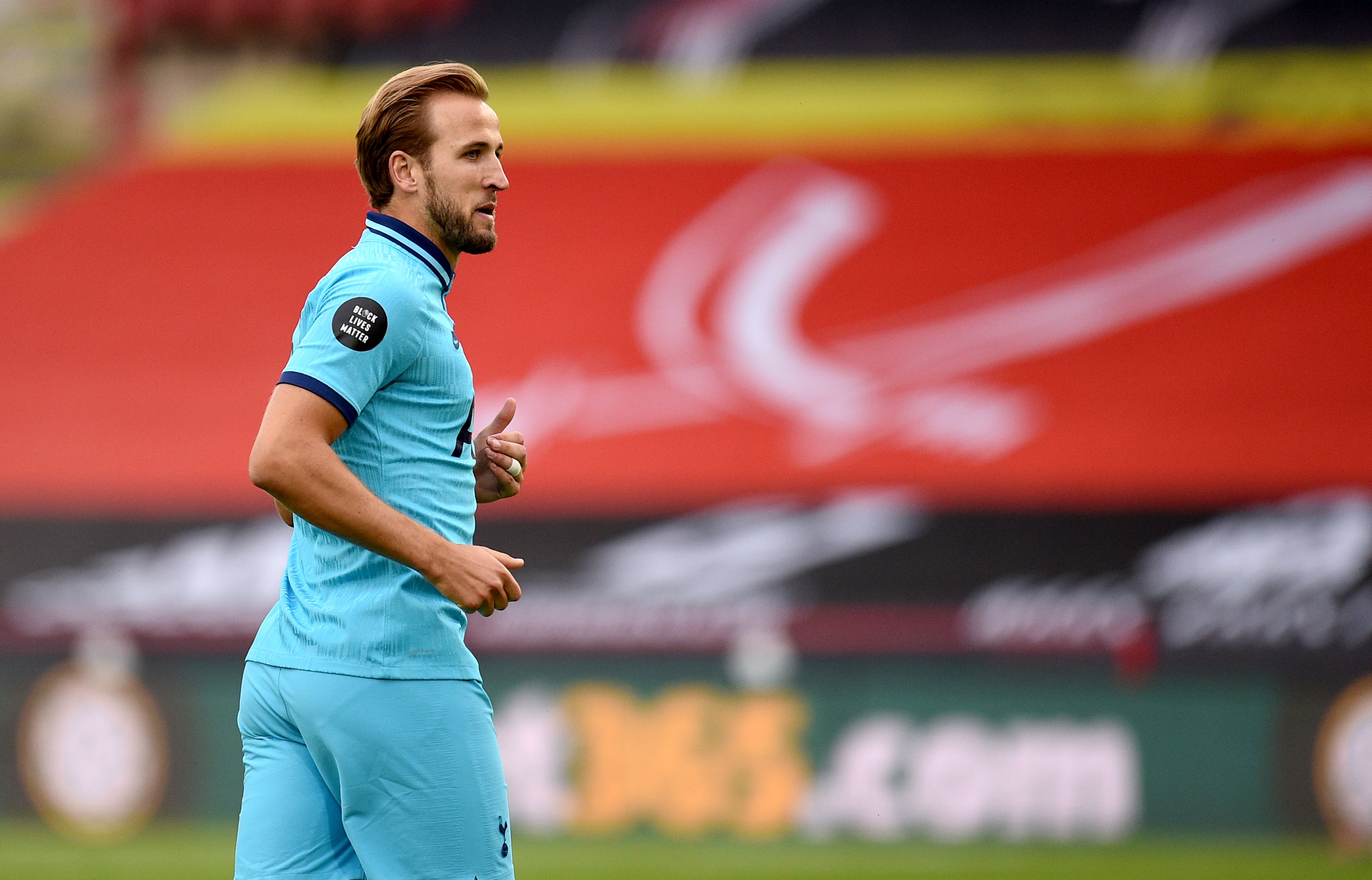 AYX SPORTS-凯恩重返赛场，反败为胜首场状态出色，美国队观众沸腾！